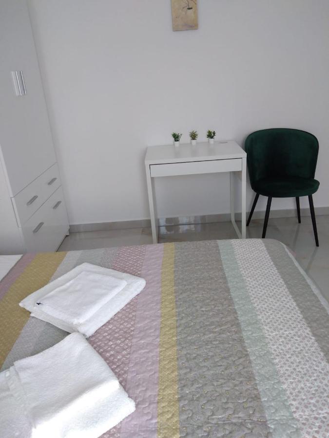 Apartment With Terrace And Garden Pirovac Zewnętrze zdjęcie