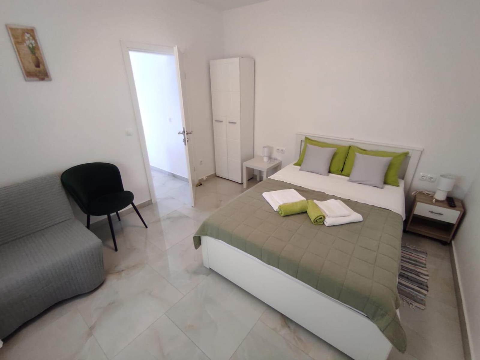 Apartment With Terrace And Garden Pirovac Zewnętrze zdjęcie