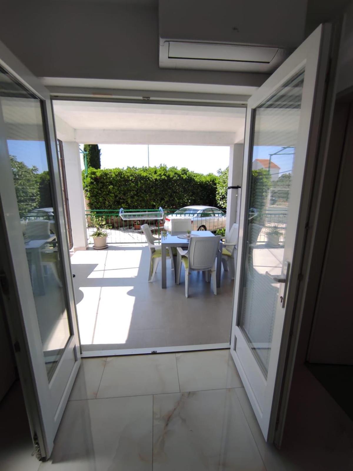 Apartment With Terrace And Garden Pirovac Zewnętrze zdjęcie